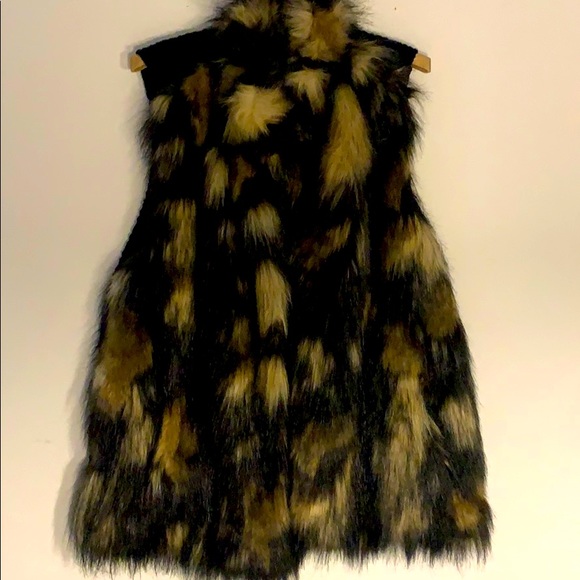 Faux fur vest with knit back and pockets - Picture 1 of 3